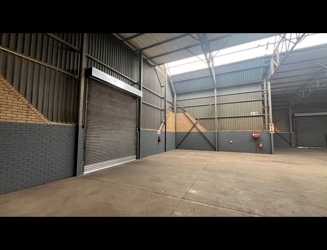 1,092M² WAREHOUSE TO LET IN SPARTAN